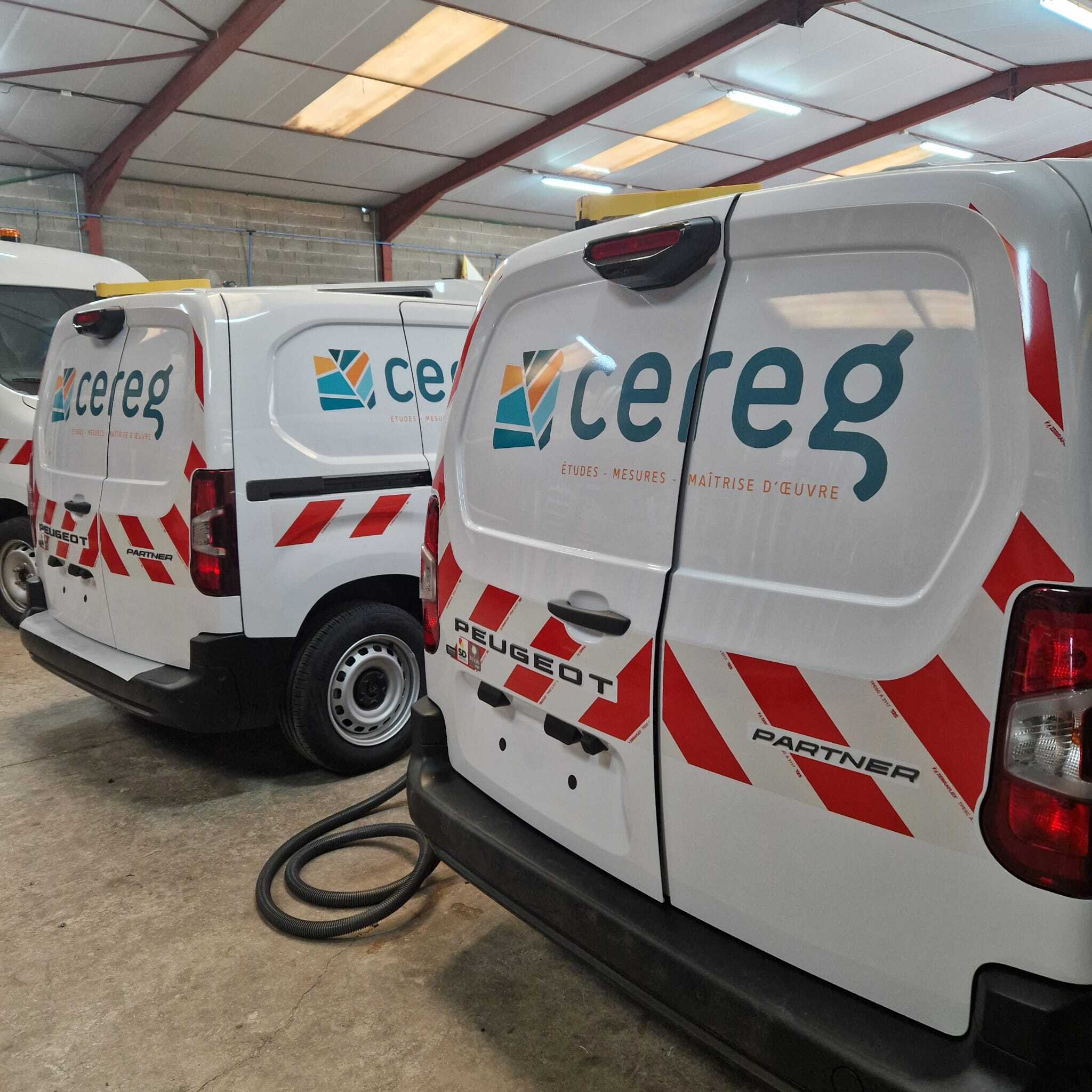 STICKER VÉHICULES DE SERVICES POUR CEREG MONTPELLIER BUREAU D'ÉTUDES DÉVELOPPEMENT DES TERRITOIRES AUPRÈS DES COLLECTIVITÉS, SERVICES DE L’ÉTAT, AMÉNAGEURS, PROMOTEURS ET INDUSTRIELS