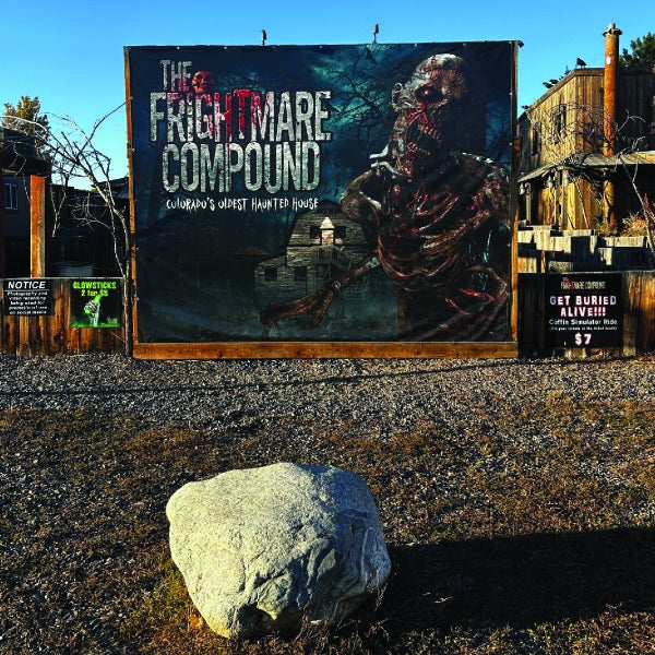 SCREAMING FUN SIGNS FOR HAUNTED HOUSE!