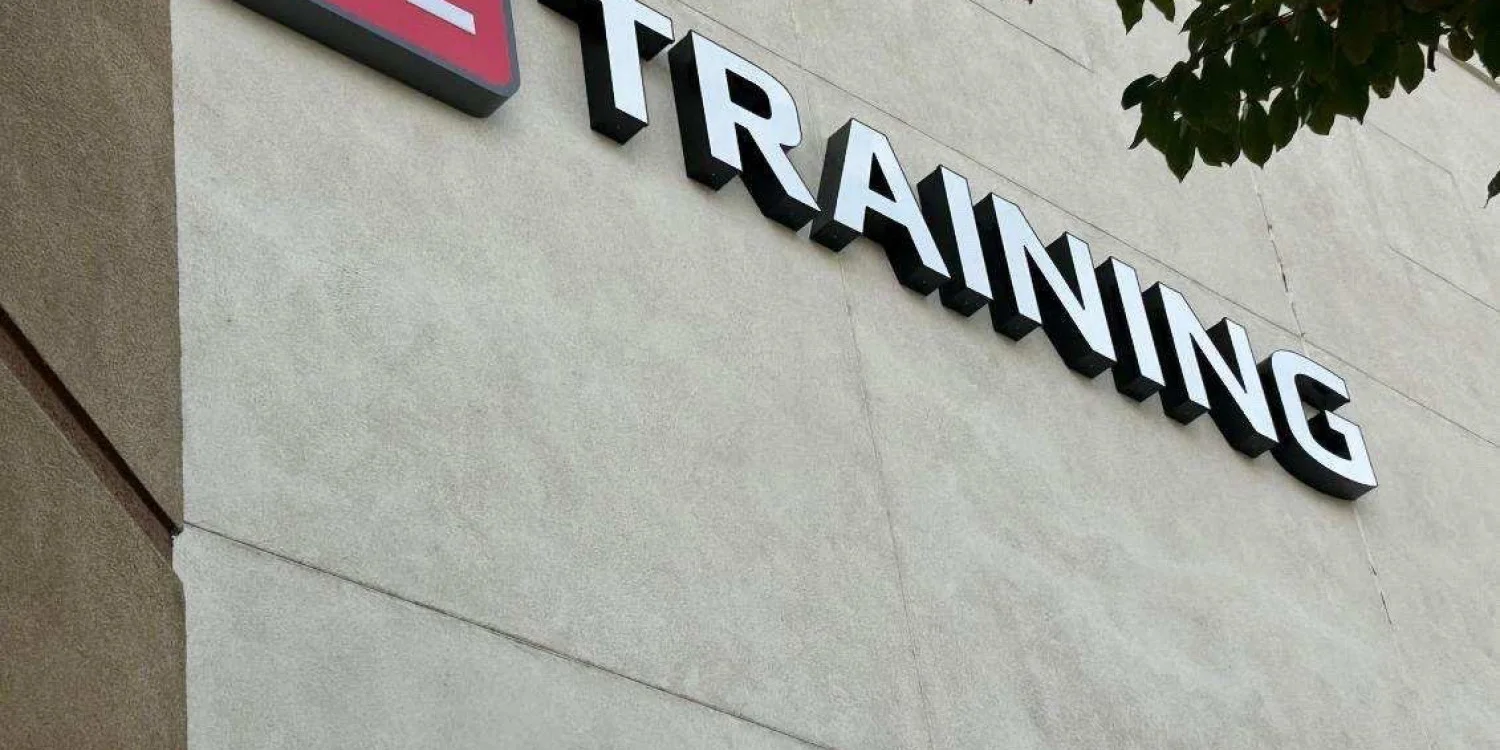 Building & Commercial Signs