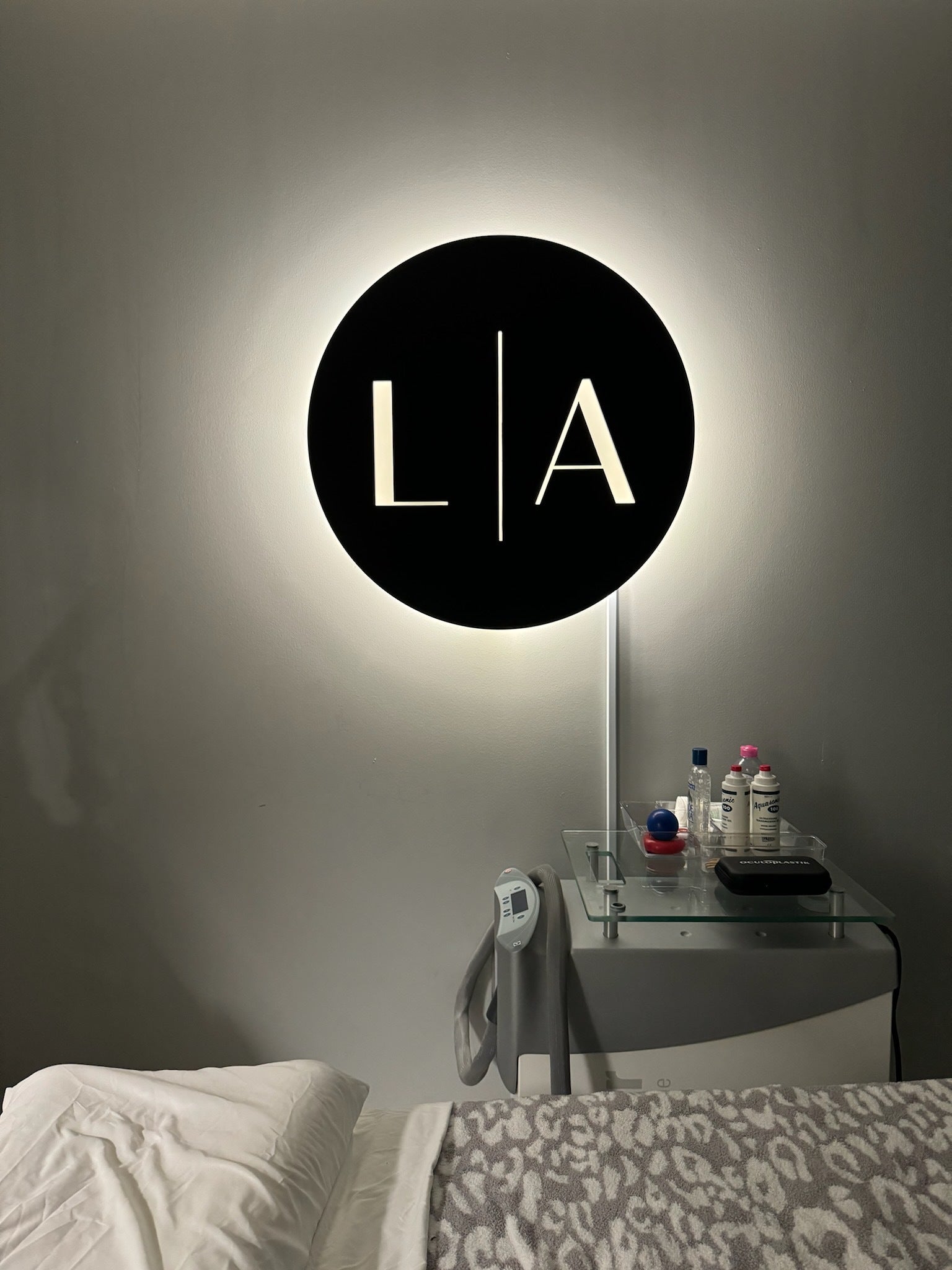 Illuminated & Lighted Signs
