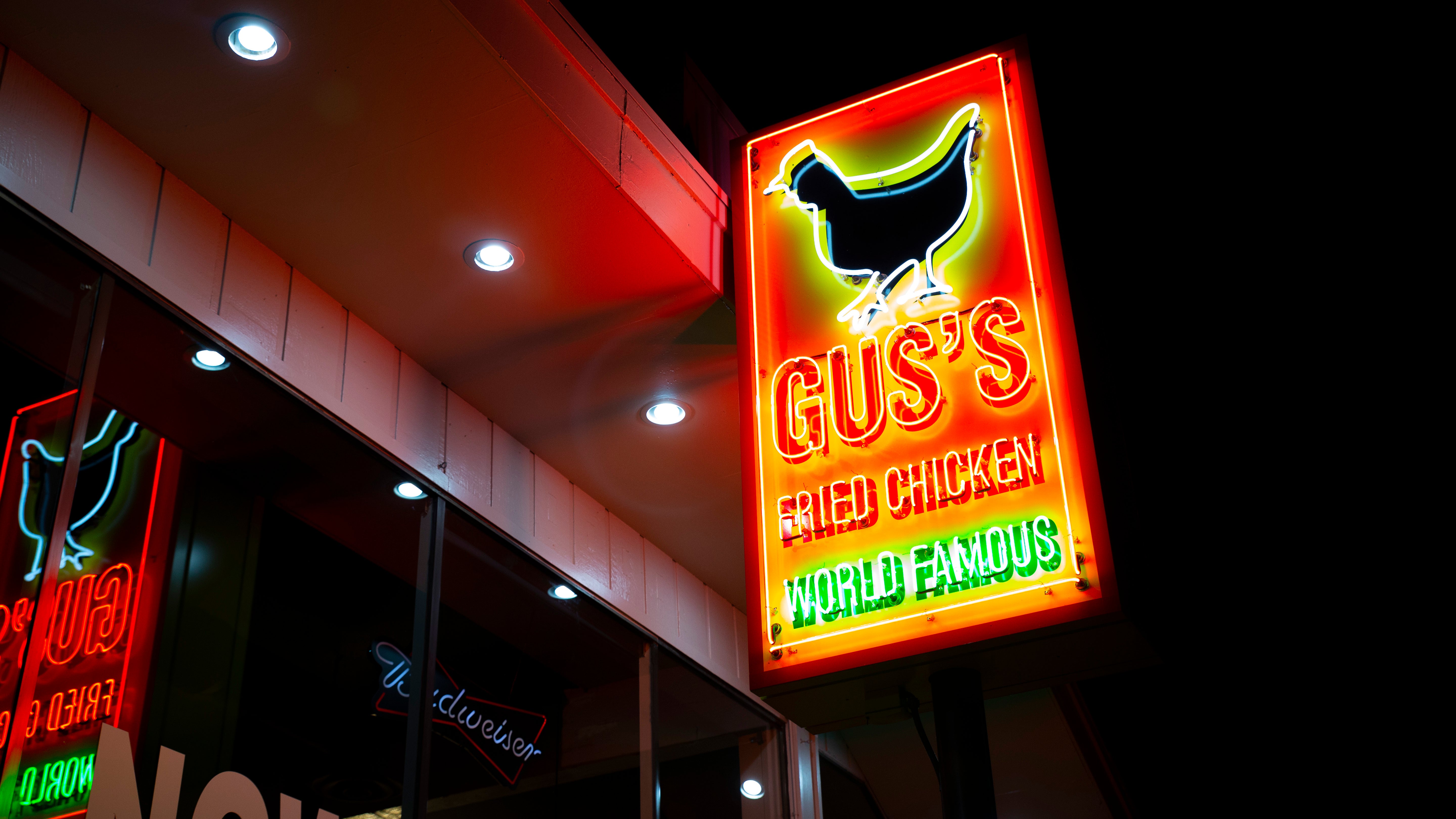 Illuminated & Lighted Signs