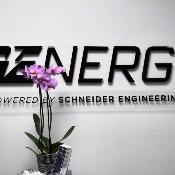 Senergy_reception_lobby_sign