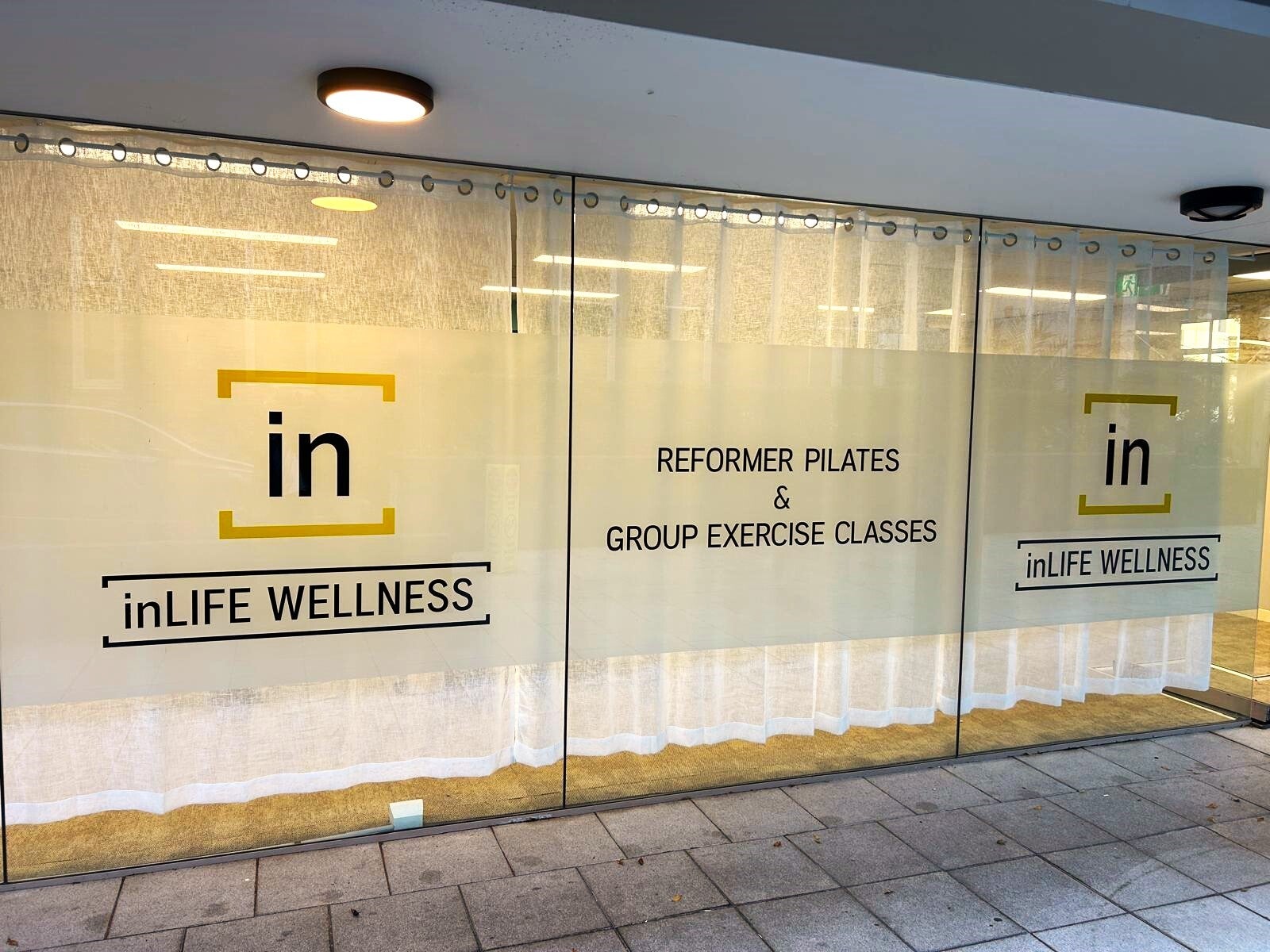 Window Graphics/ frost