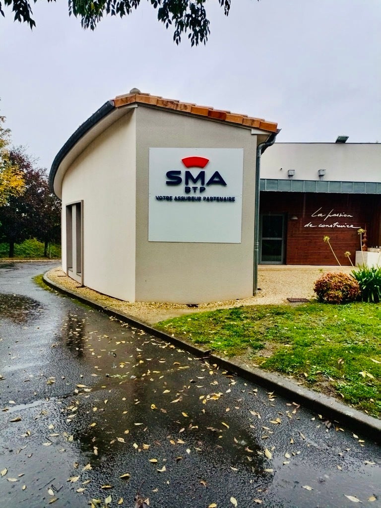 enseigne en lettres découpées en PVC