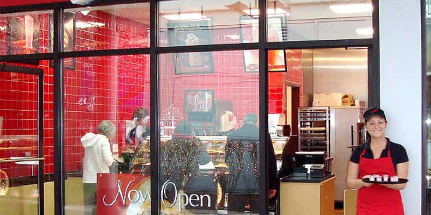Mrs. Fields Takes San Jose by Storm with Fresh-Baked Delights at Westfield Oakridge