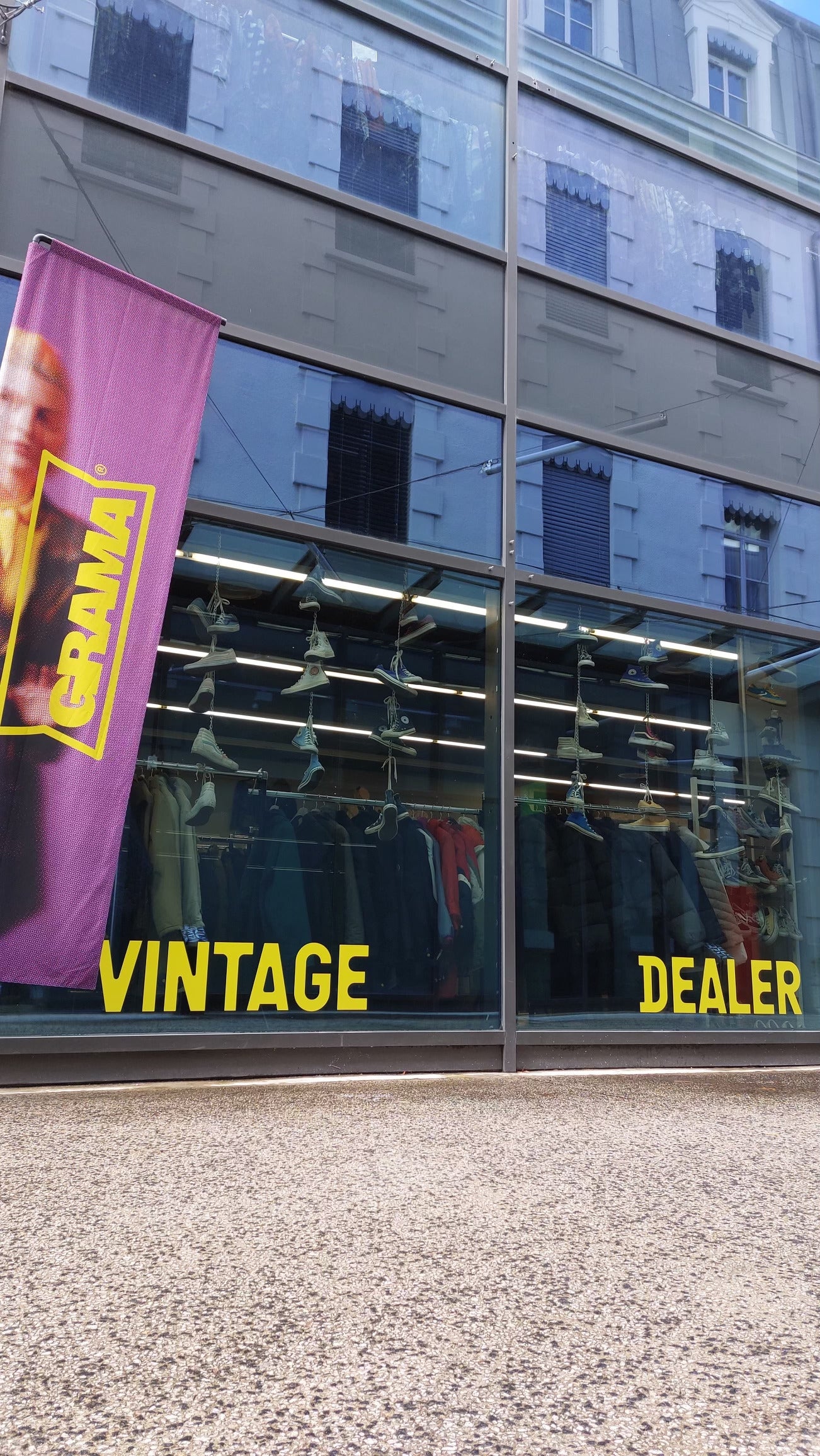 Vitrophanie & films adhésifs sur mesure pour vitrines