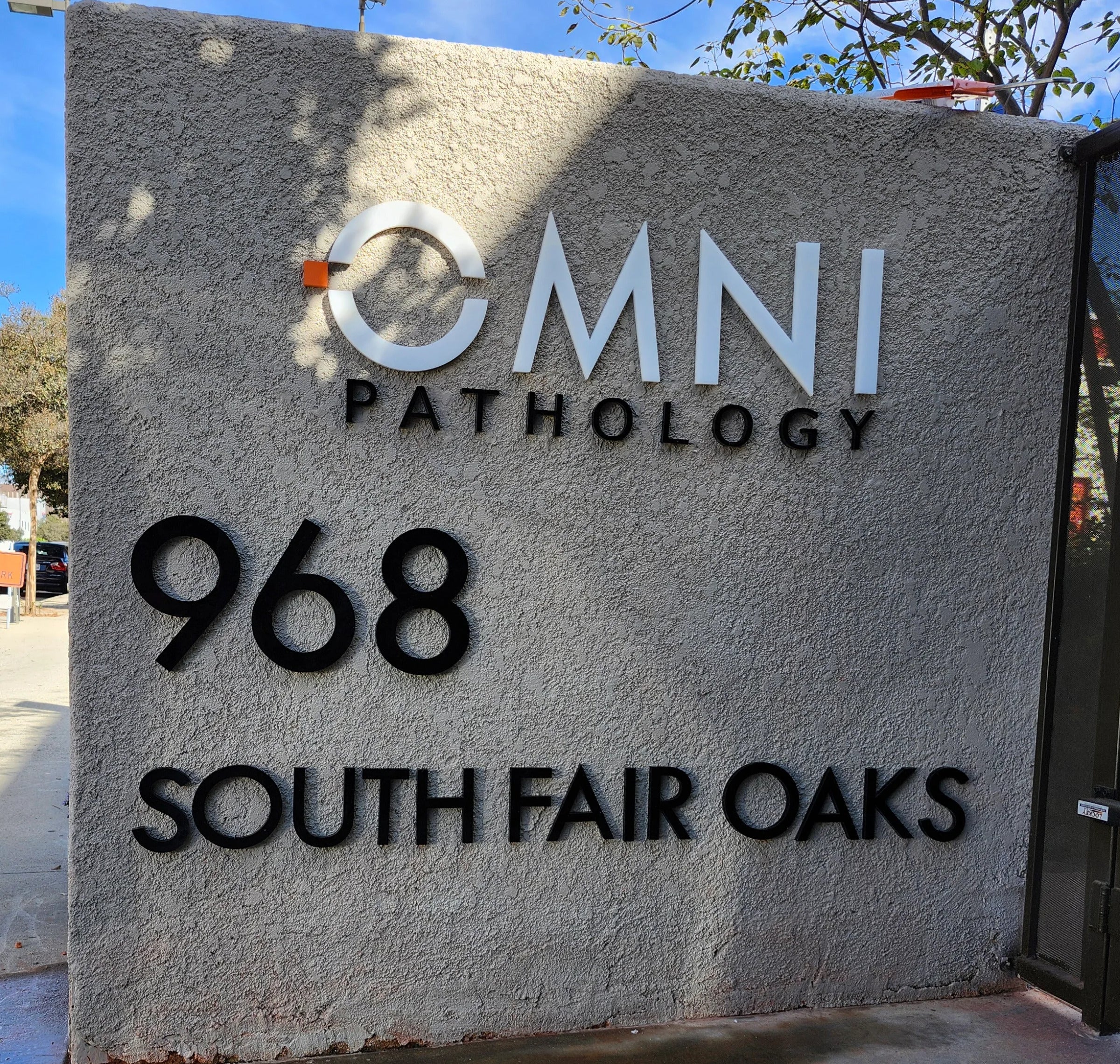 Building & Commercial Signs