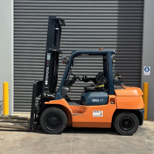 Used Toyota LPG Forklift #2077