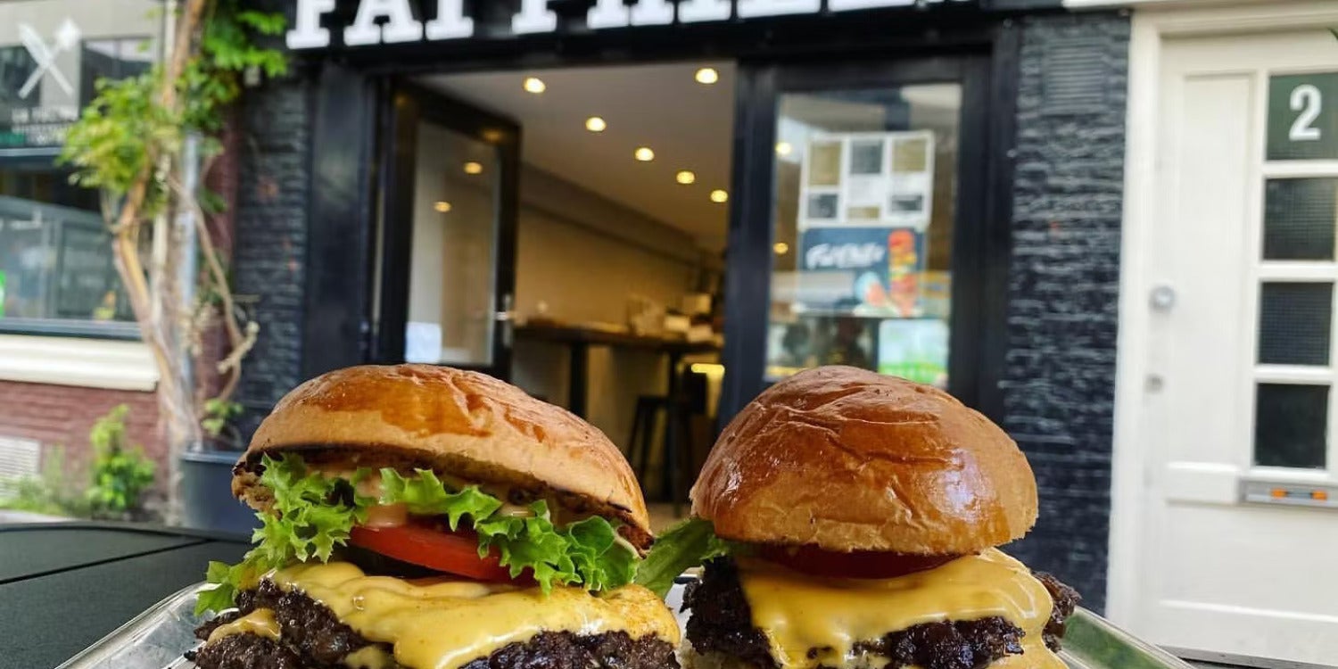 Fat Phill’s: The Amsterdam Smash Burger Phenomenon Making Waves Across the UK Fast-Food Scene Fat Phill’s: The Amsterdam Smash Burger Phenomenon Making Waves Across the UK Fast-Food Scene
