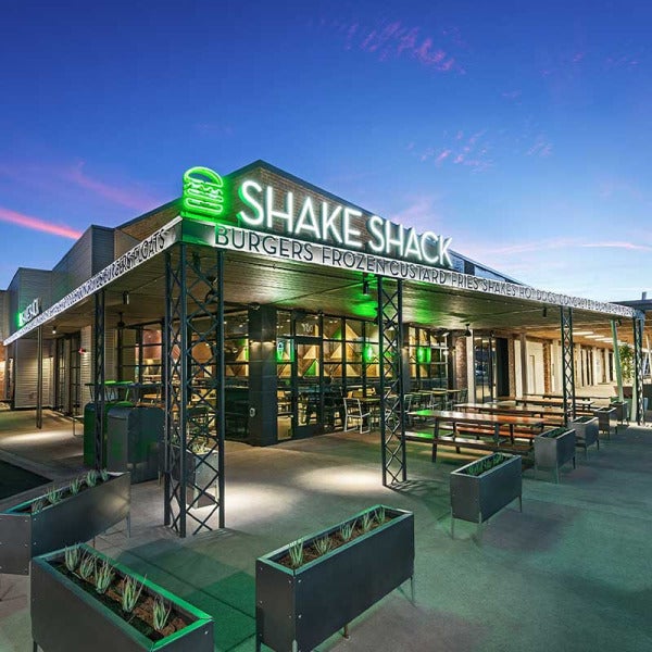 Shake Shack Set to Sizzle in Cambridge with its Irresistible Blend of Burgers and Charm Shake Shack Set to Sizzle in Cambridge with its Irresistible Blend of Burgers and Charm