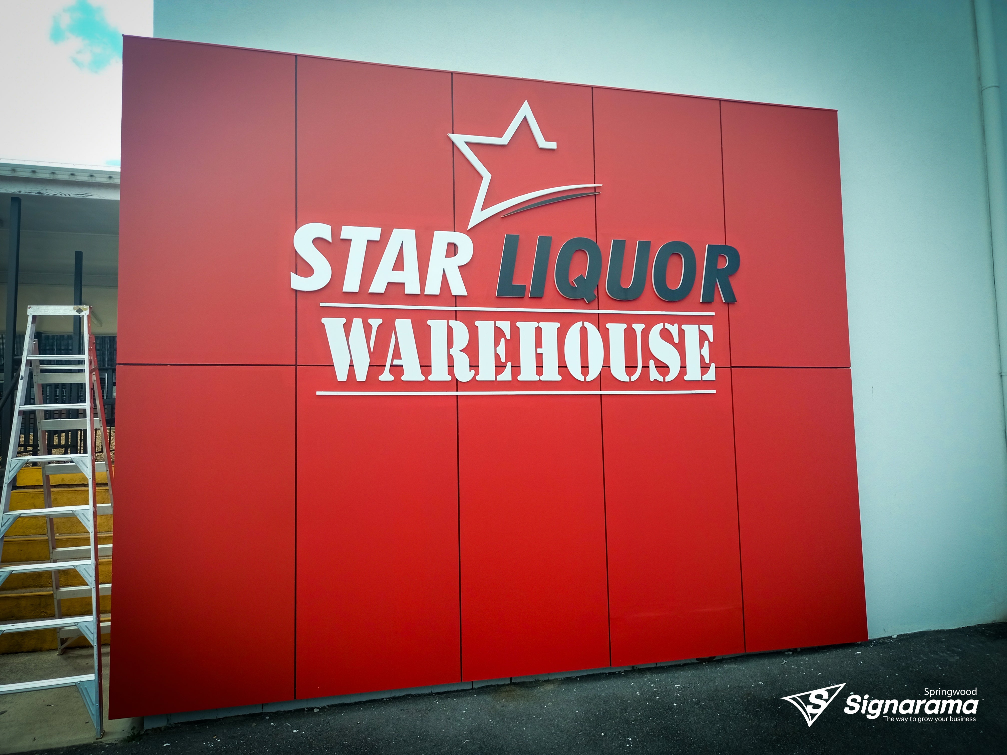 Star Liquor - Hotel Richlands Signage
