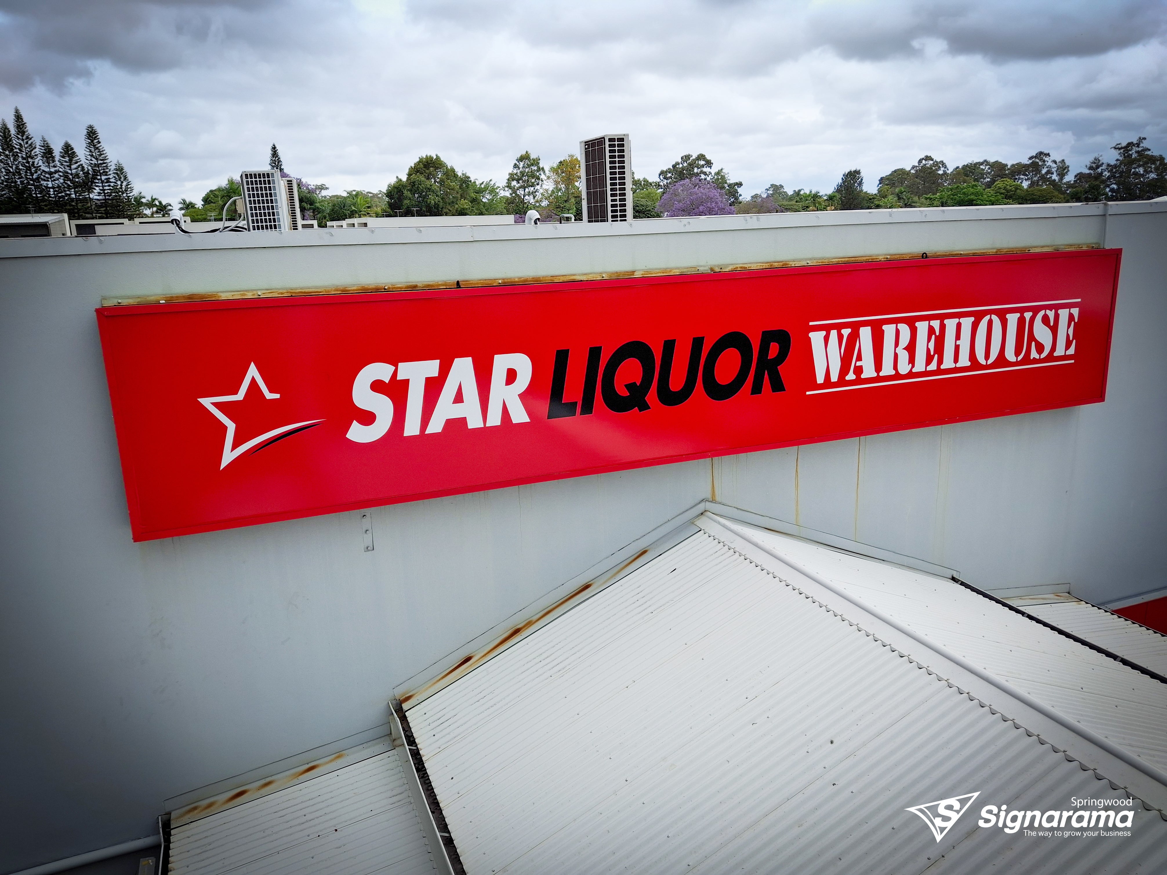 Star Liquor - Hotel Richlands Signage