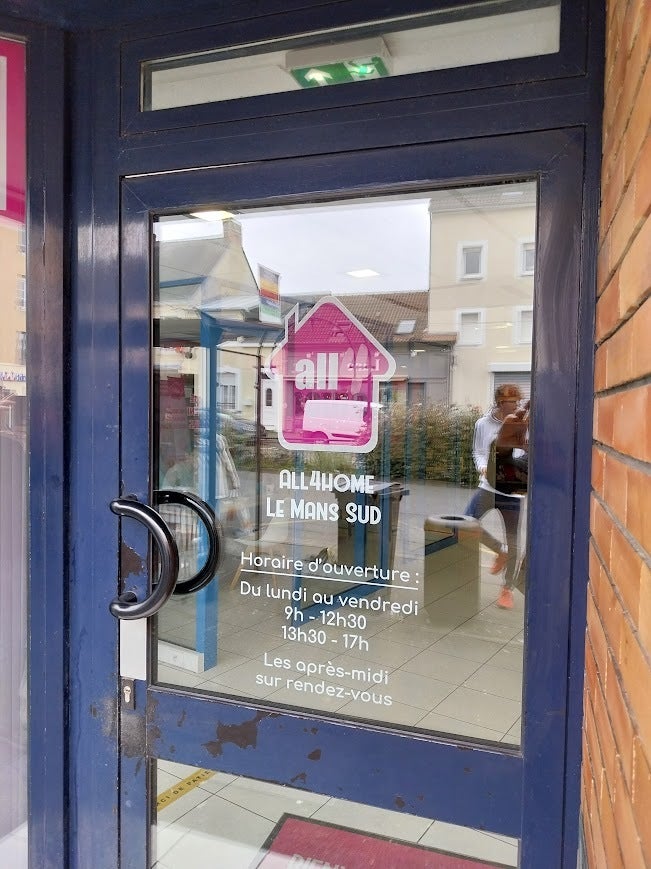 Enseigne et Vitrophanie pour All4Home Le Mans Sud !