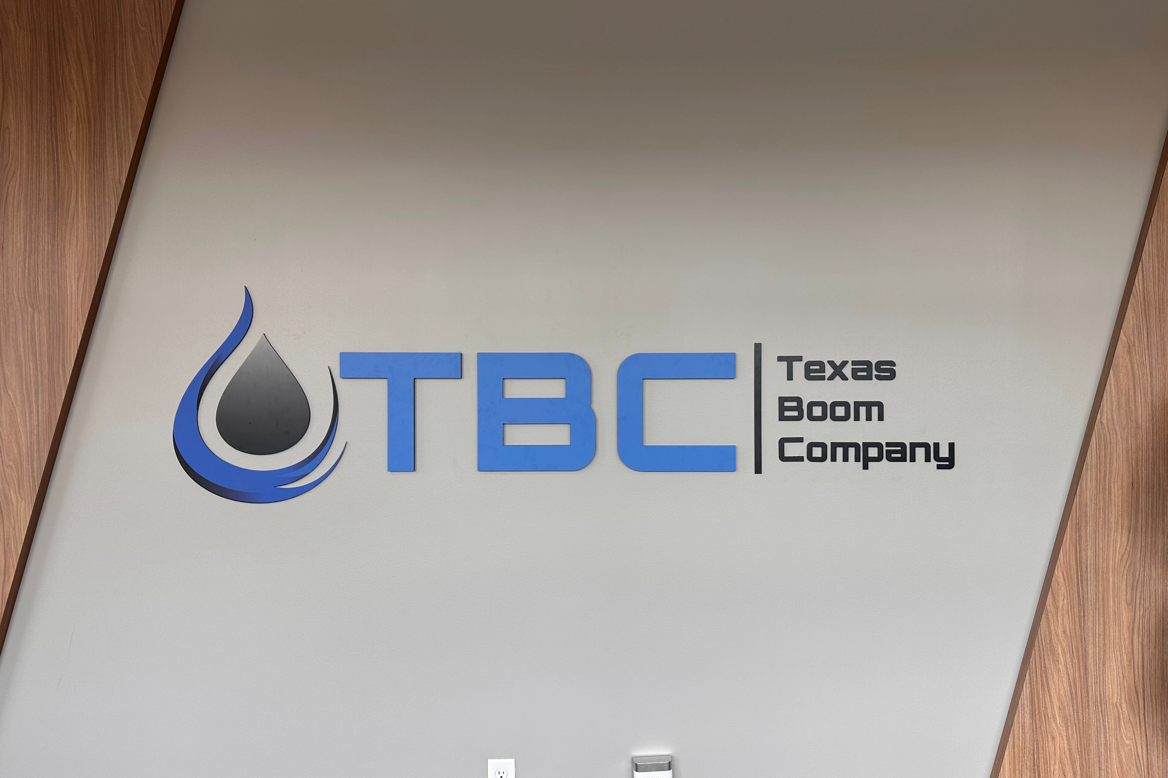 Dimensional Signs to make your Logos POP!