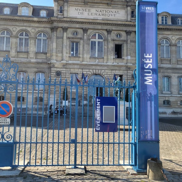 ENSEIGNE MUSÉE