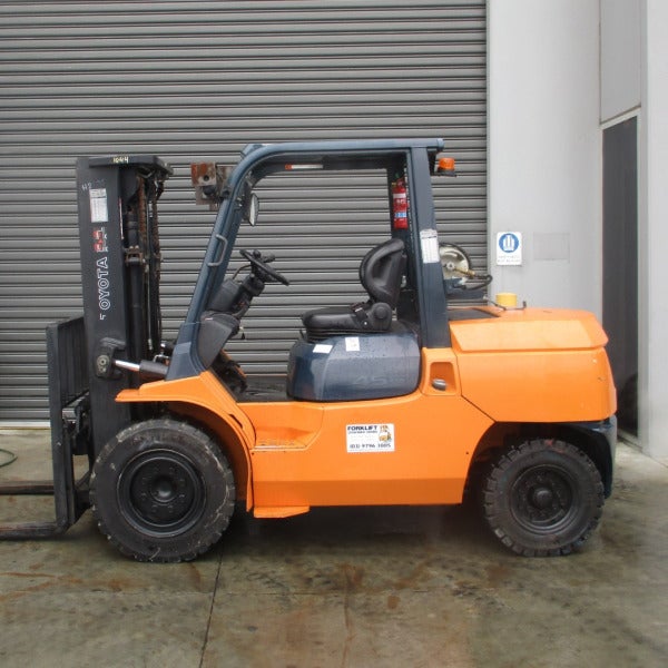 Forklift Clearance Centre - Servicing