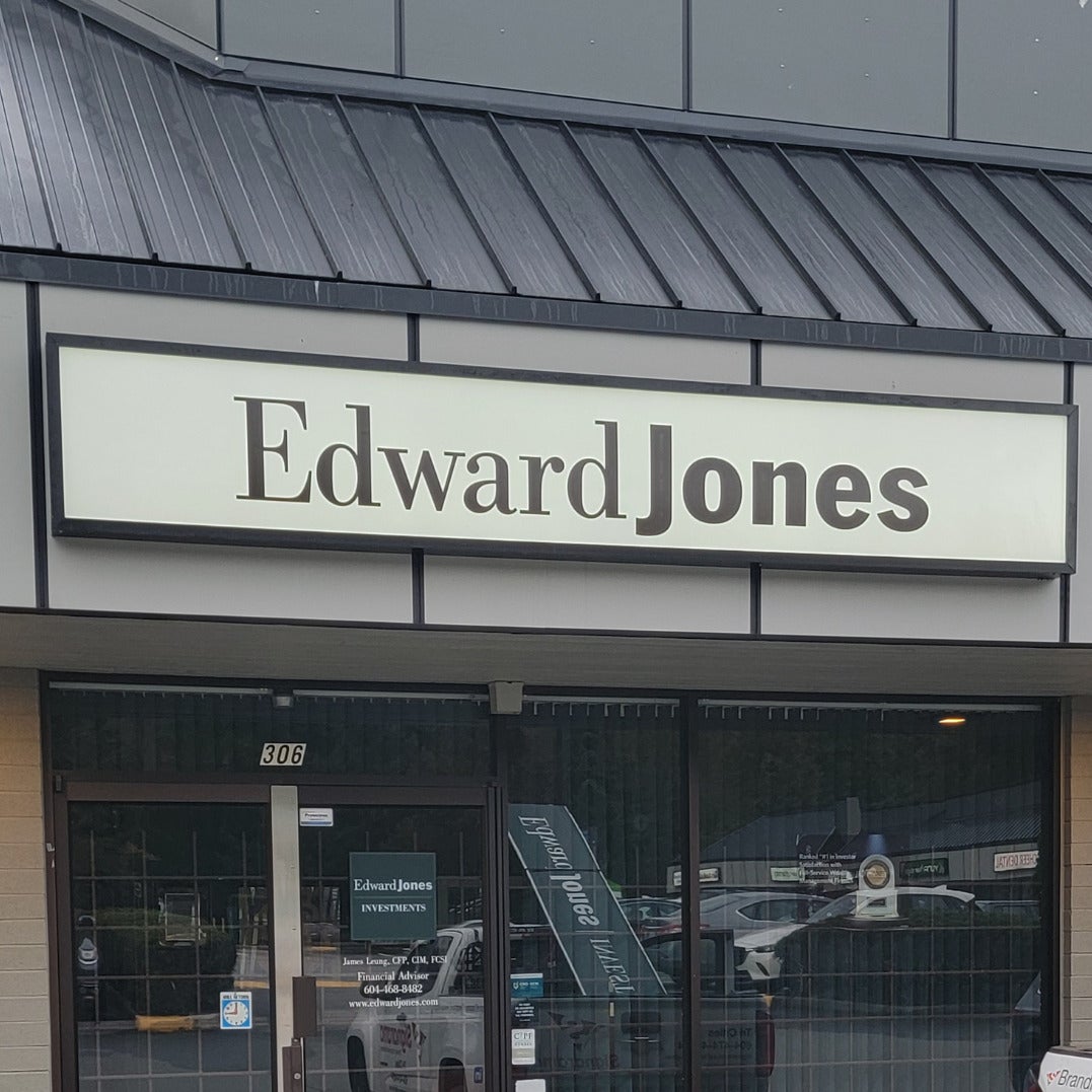 Lightbox Illuminated Sign for Edward Jones in Coquitlam, BC