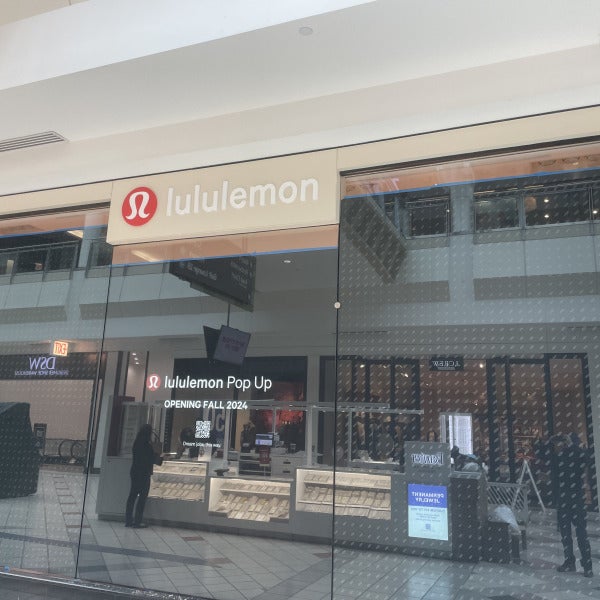 Lululemon Install at South Shore Plaza