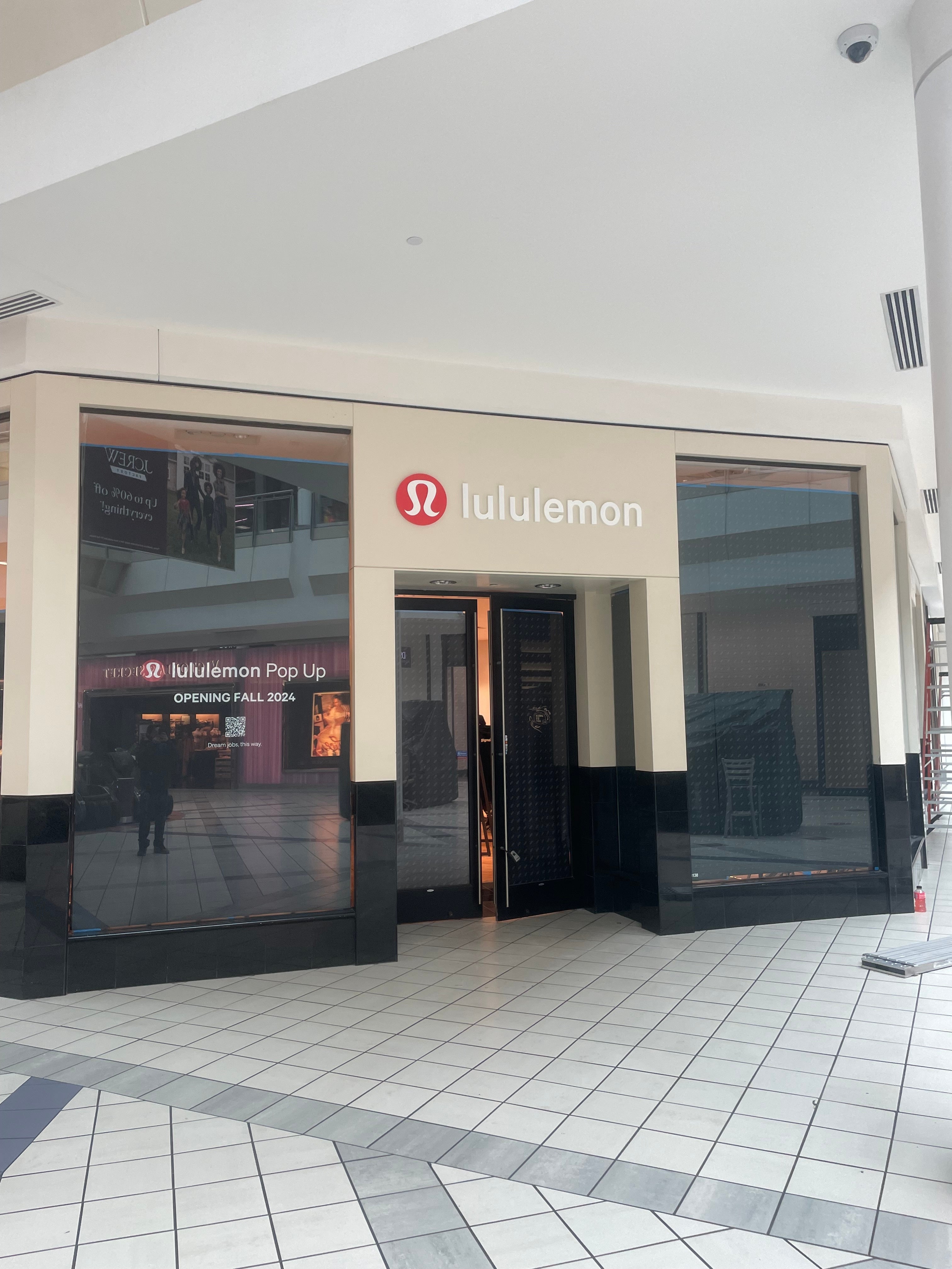 Lululemon Install at South Shore Plaza