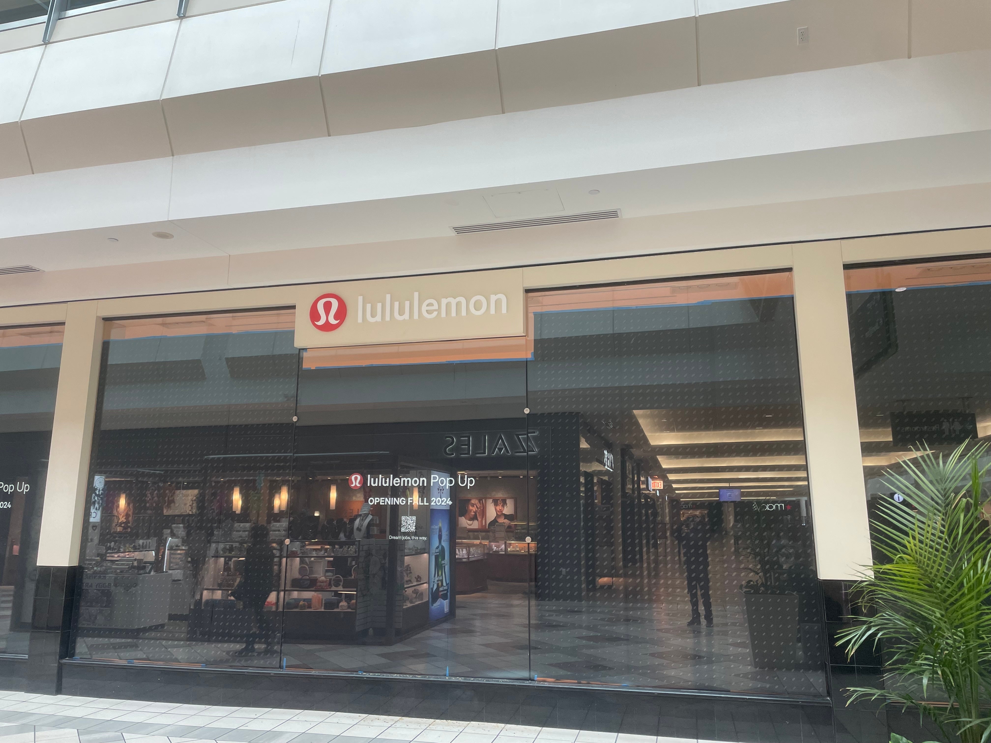 Lululemon Install at South Shore Plaza