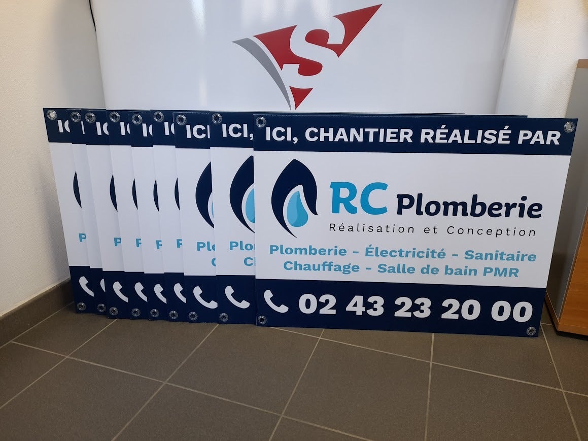 Marquage d'un véhicule, conception de banderoles, de panneaux de chantier pour RC Plomberie
