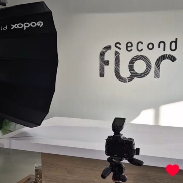 logo-sticker-mural-by-signarama-montpellier