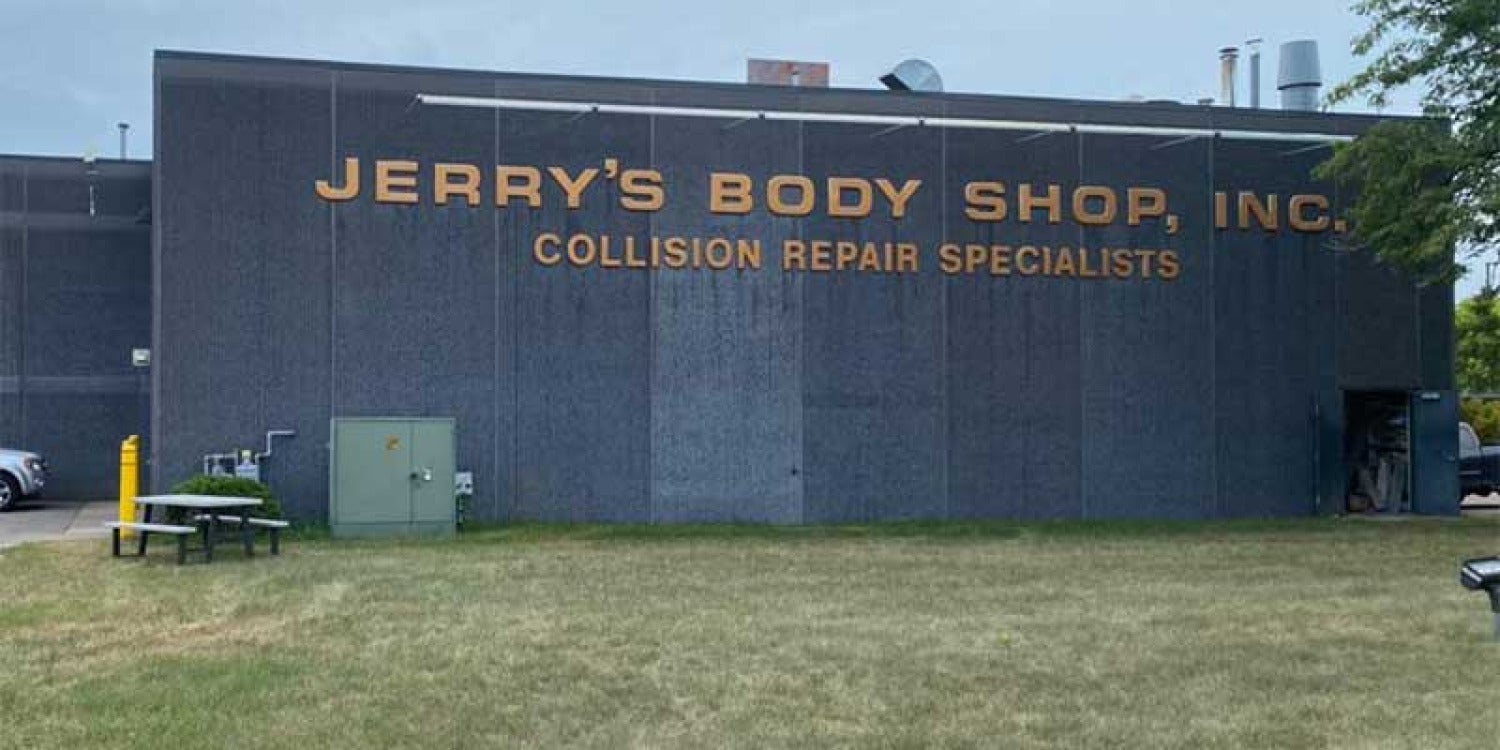 Jerry's Abra Auto Body and Glass and Mankato MoonDogs Hit a Grand Slam for Alzheimer's Association Jerry's Abra Auto Body and Glass and Mankato MoonDogs Hit a Grand Slam for Alzheimer's Association