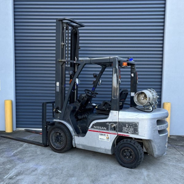 Used Nissan LPG Forklift #W261