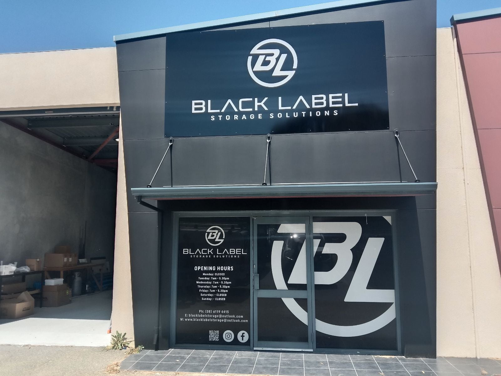 Custom Storefront Signage That Elevates Your Brand!