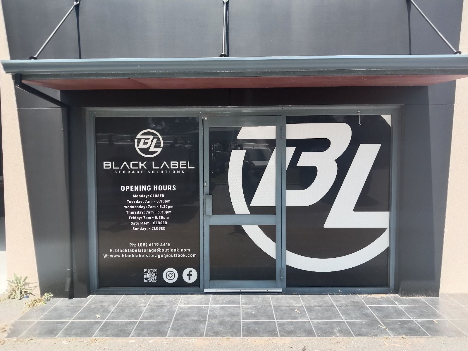 Custom Storefront Signage That Elevates Your Brand!