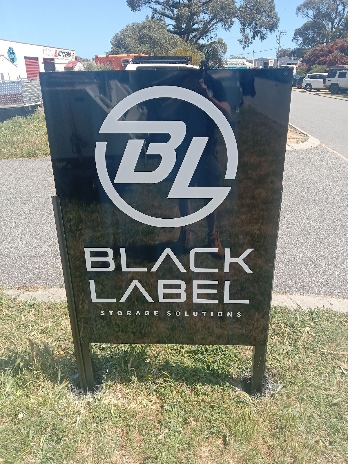 Custom Storefront Signage That Elevates Your Brand!