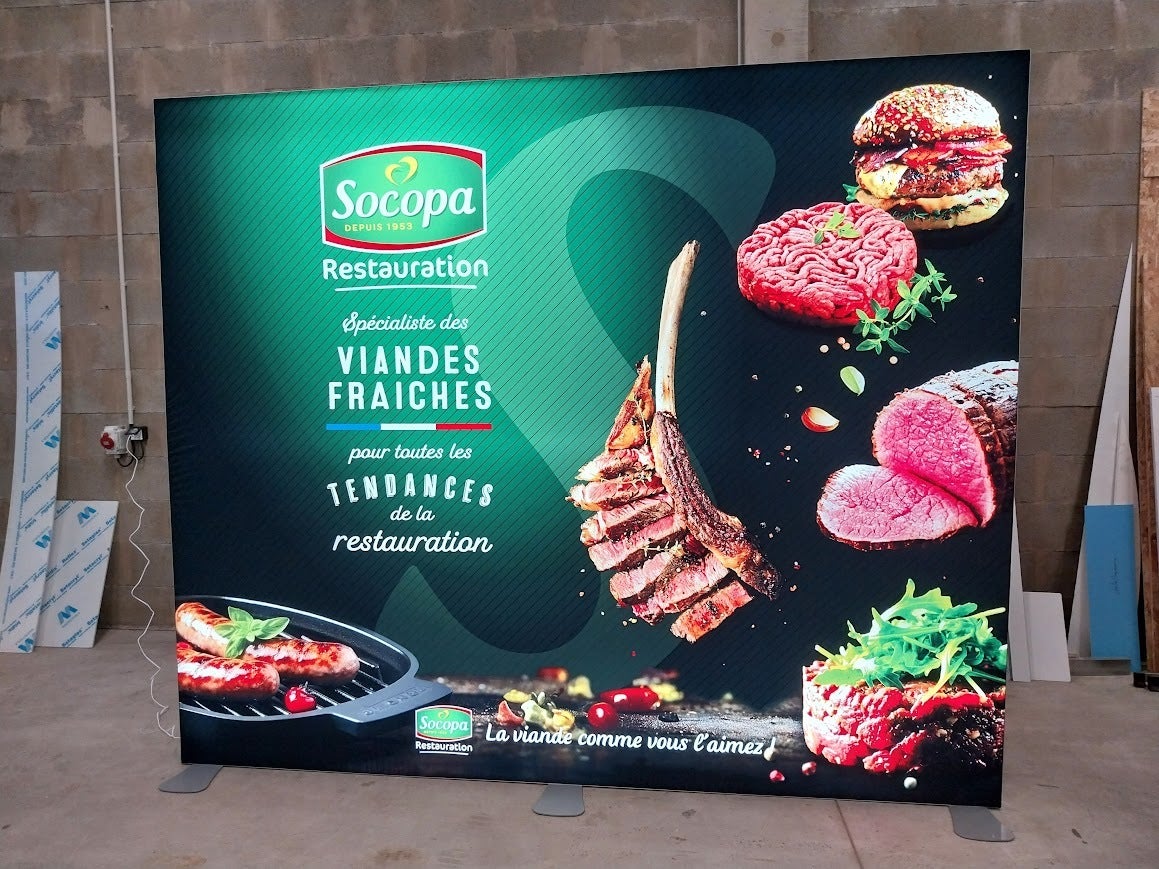 Réalisation de 2 murs d'images lumineux auto-portant en toile tendue pour la Socopa à Cherre-Au