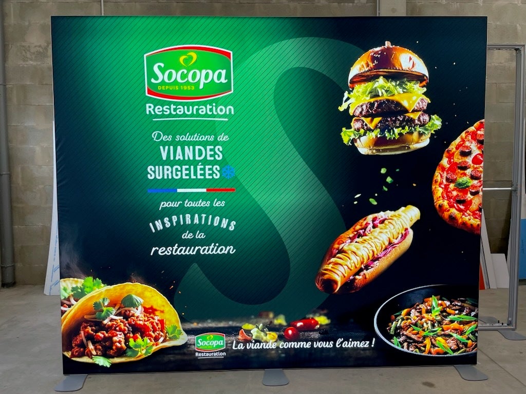 Réalisation de 2 murs d'images lumineux auto-portant en toile tendue pour la Socopa à Cherre-Au