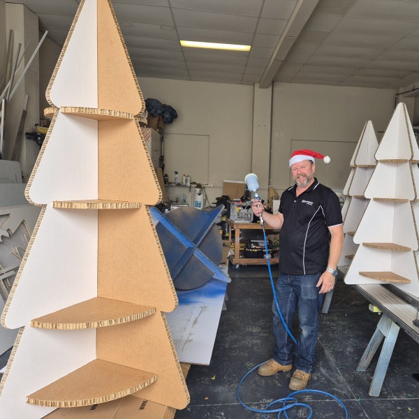 Santa's Sign Workshop at Burleigh Heads Signarama