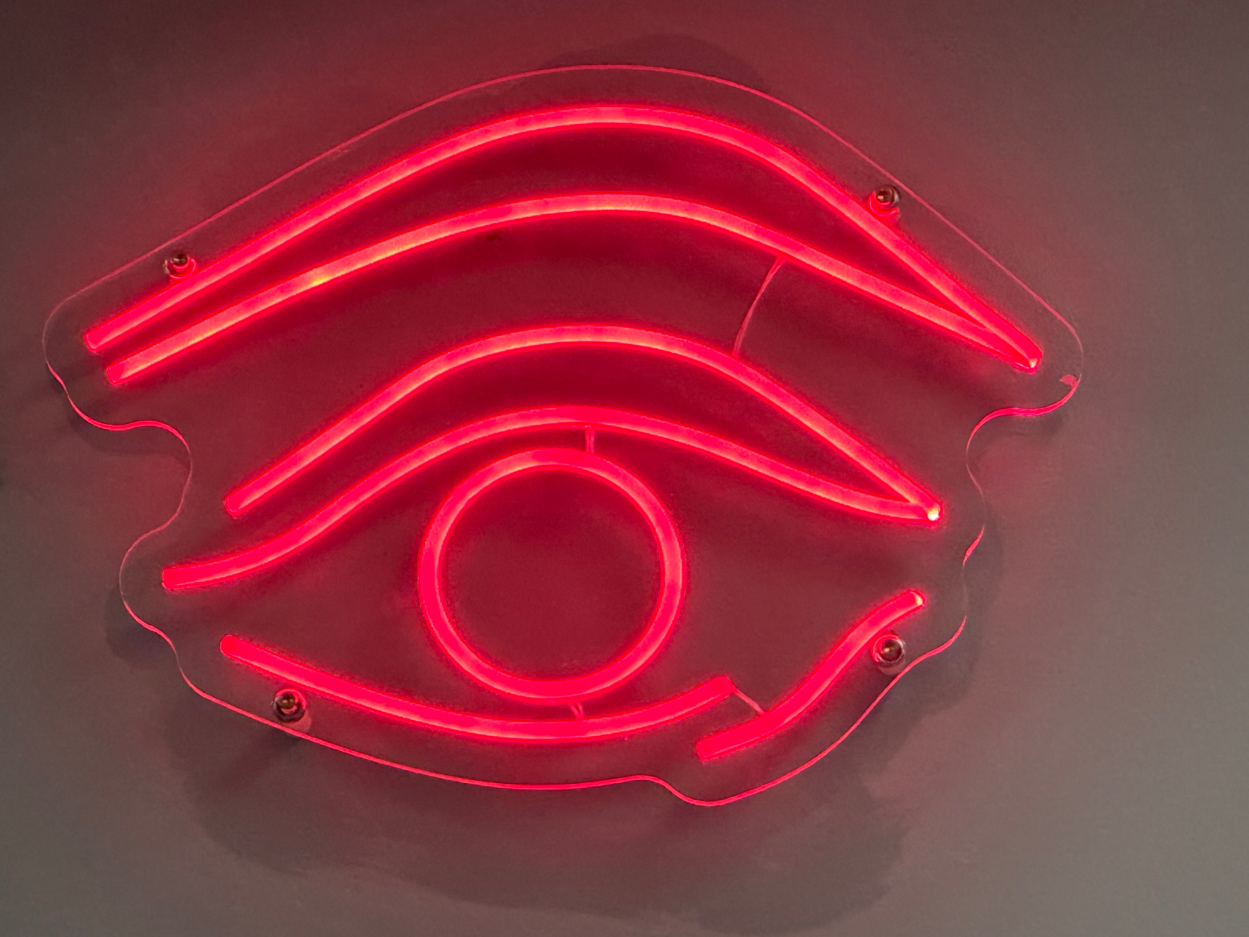 That is one 'eye' catching sign