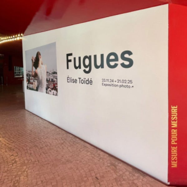 Habillage mur lettres découpées