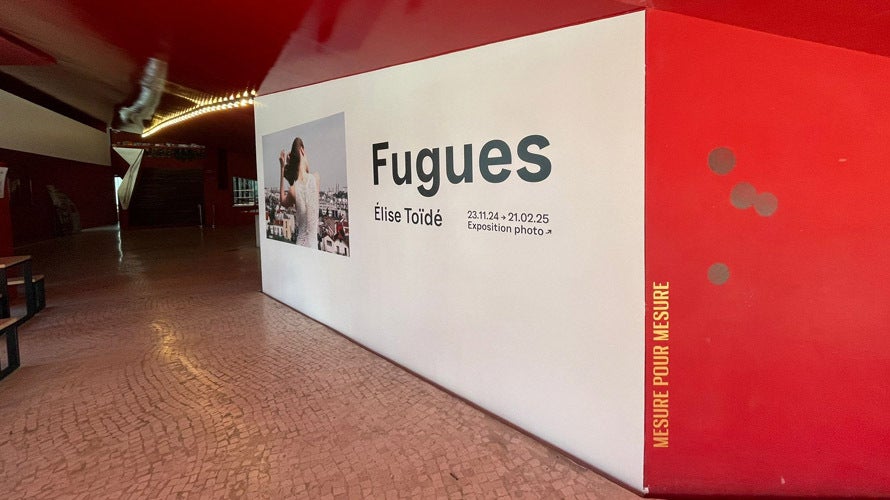 Habillage mur lettres découpées