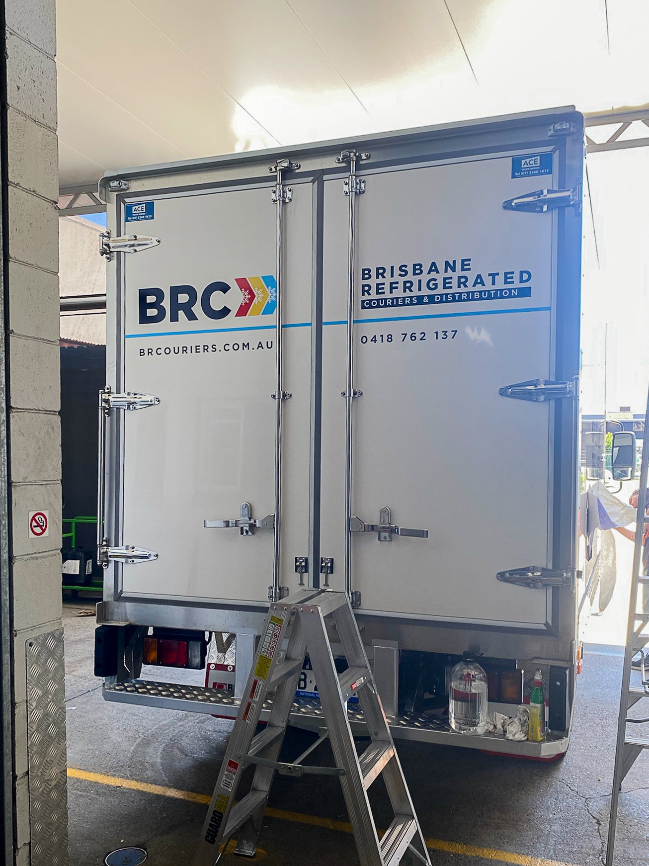 Fresh Look for Brisbane Refrigerated Couriers: Logo, Signs & Decals