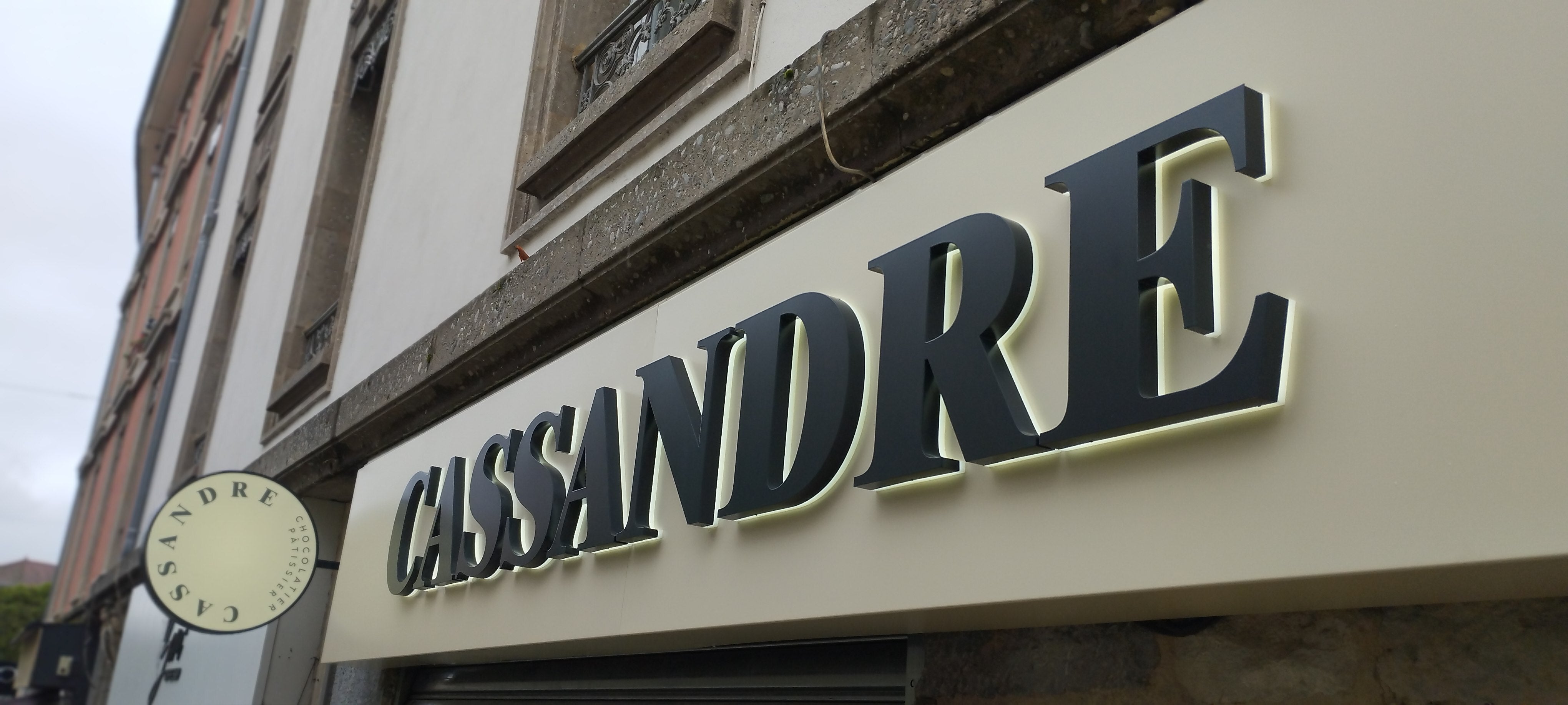ENSEIGNE LUMINEUSE  CHOCOLATERIE