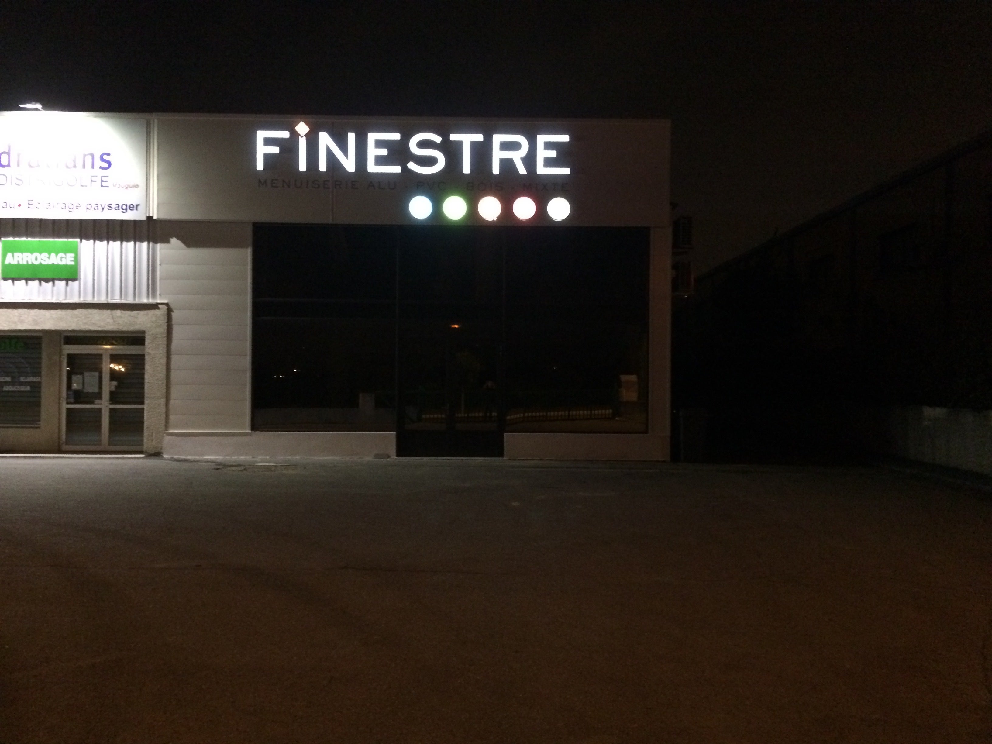 VOS ENSEIGNES LUMINEUSES A MONTPELLIER