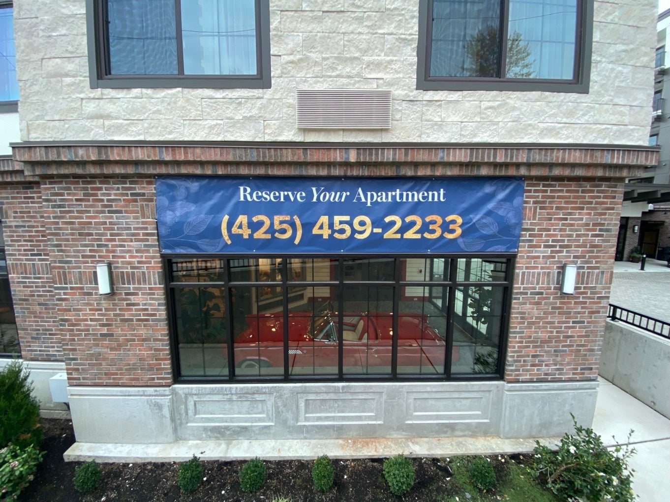 Custom Banners : The Commercial Realtors’ Secret Weapon for Success - Belle Harbour, Kirkland, WA 🏡✨
