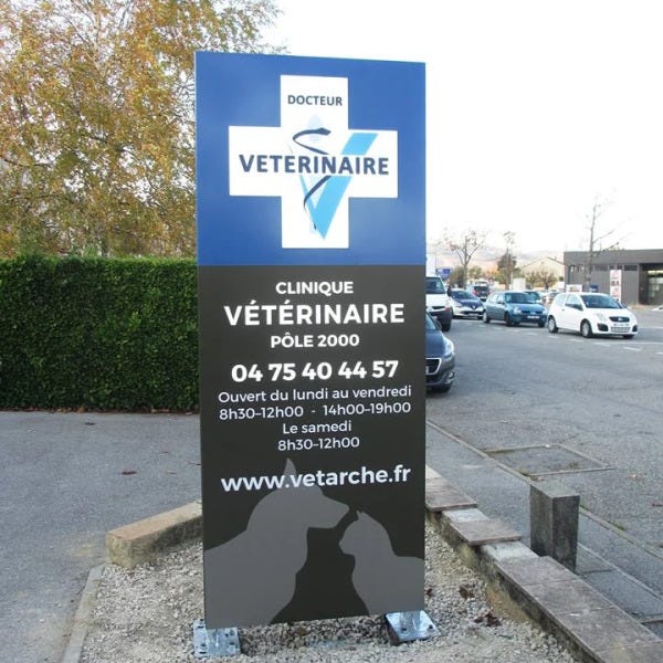 totem-clinique-veterinaire-vendargues-by-signarama