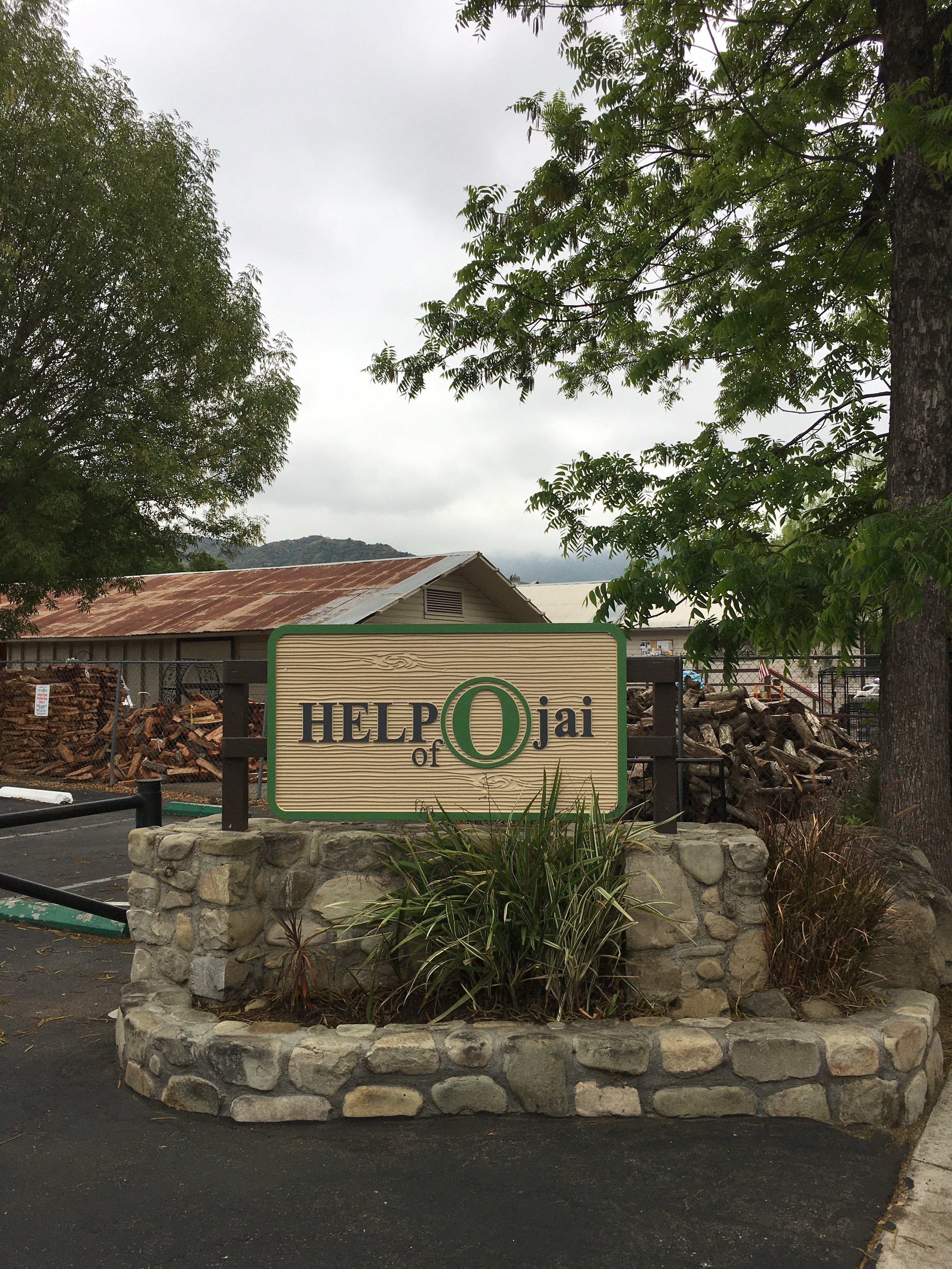 Custom Outdoor Signs for Business