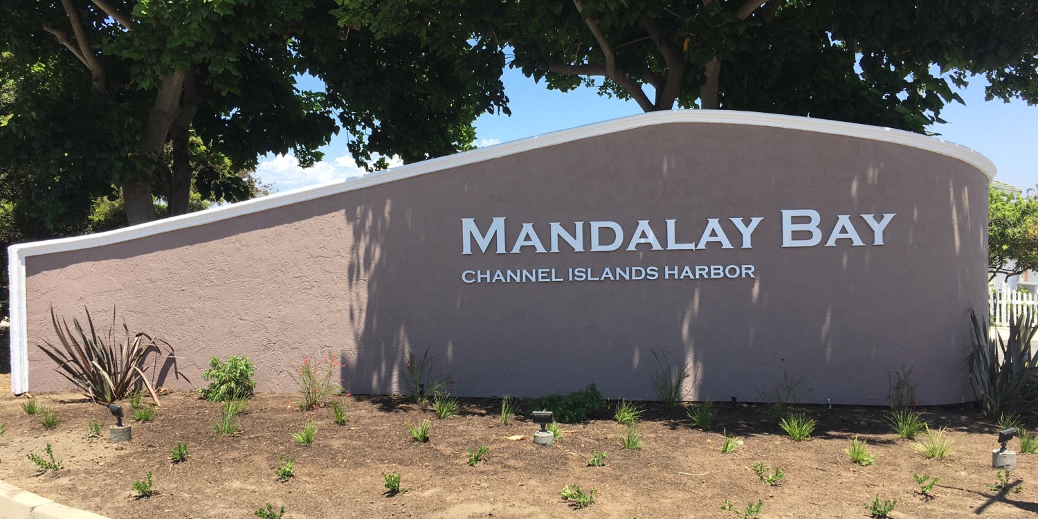 Custom Outdoor Signs for Business