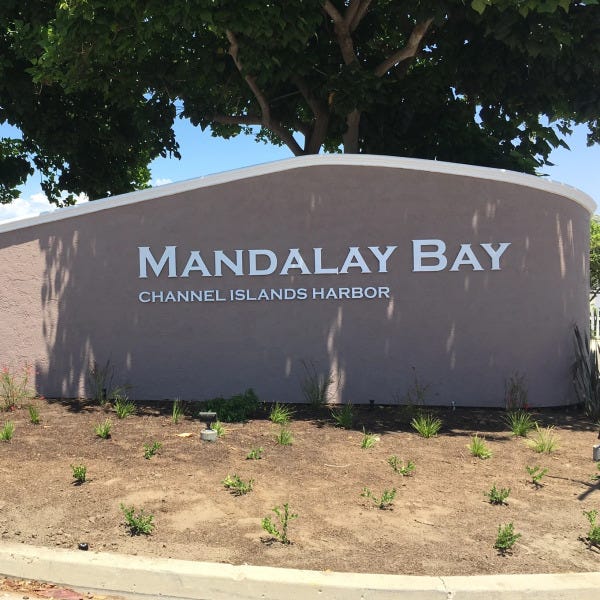 Outdoor monument signs
