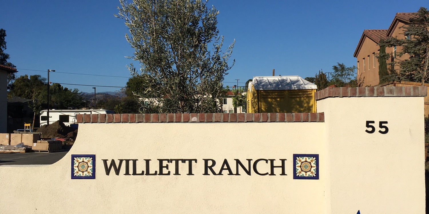 Custom Outdoor Signs for Business