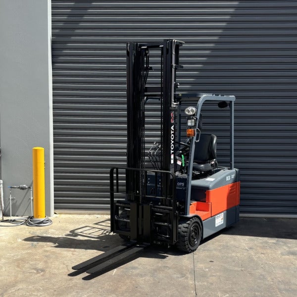 Used Toyota Electric Forklift #2198