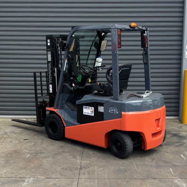 Used Toyota Electric Forklift #2200