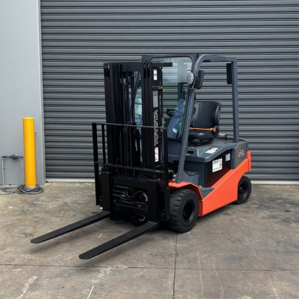 Used Toyota Electric Forklift #2200