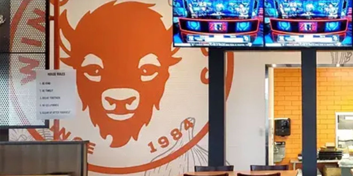 Noble Chicken: Wings and Rings’ Savvy New Fast-Casual Concept Ready to Rule the Roost